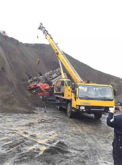 中方上犹道路救援